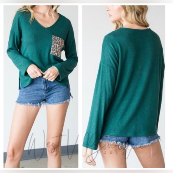 NWT Women’s Hunter Green Long Sleeve Sweater with Leopard Pocket - Picture 1 of 2